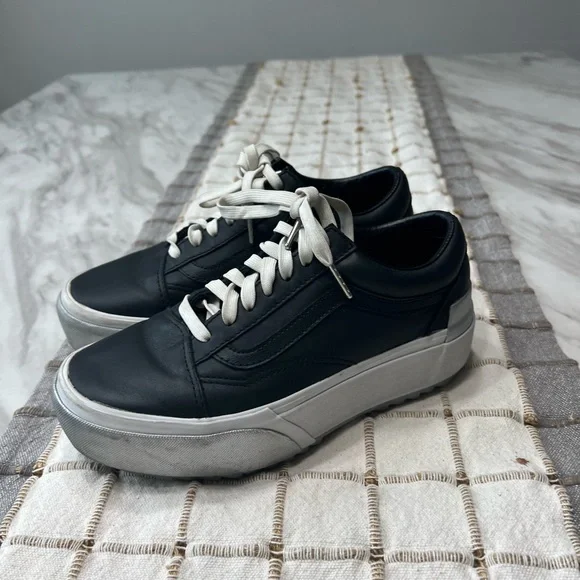 Vans Black and White Kids Sneakers - Picture 2 of 6